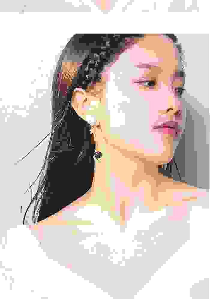Earrings round face look thin earrings